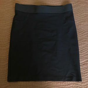 Black Stretch Pencil Skirt - Karen Kane SZ M